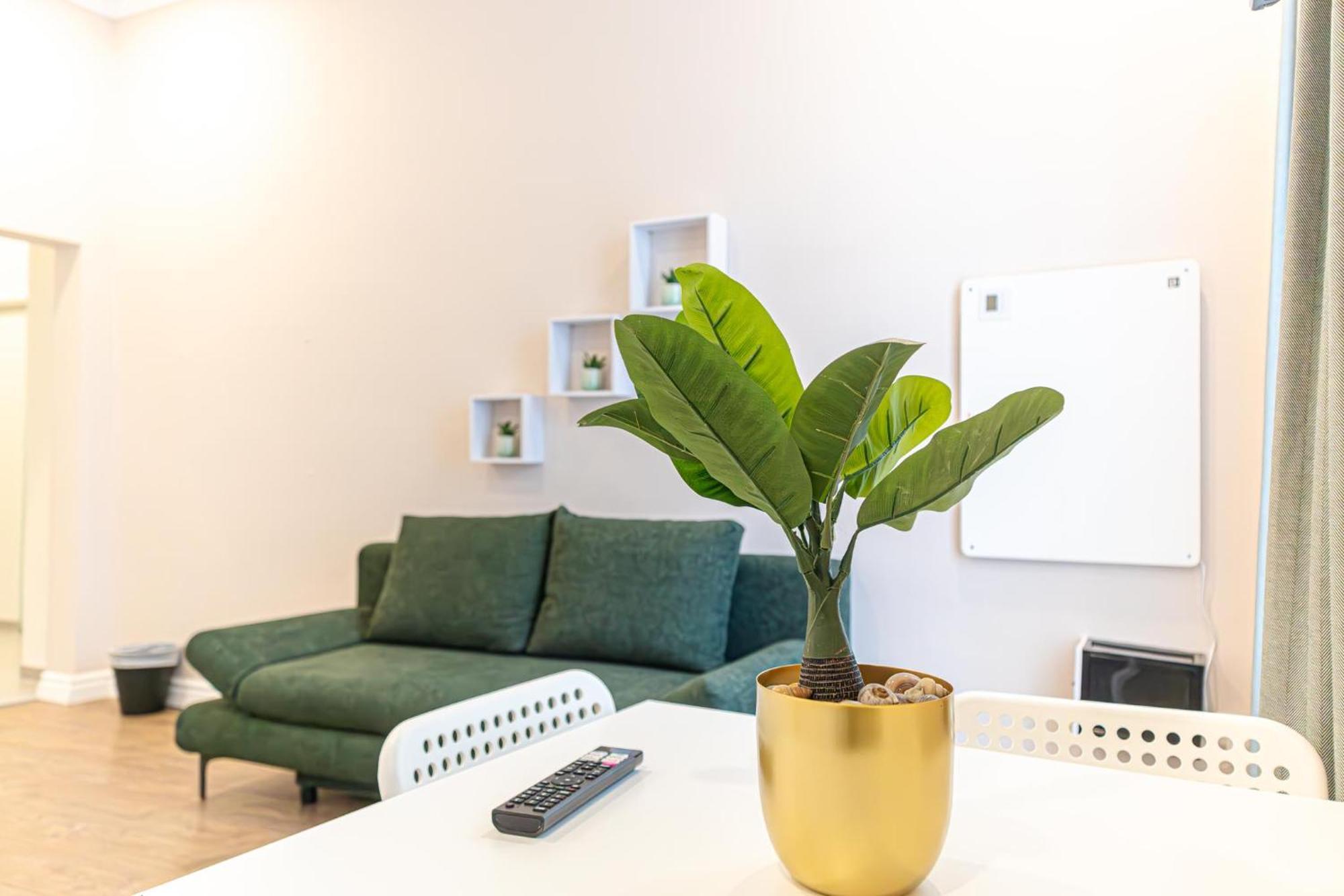 Stylish Studio Apartment Wiener Stadthalle Exterior foto